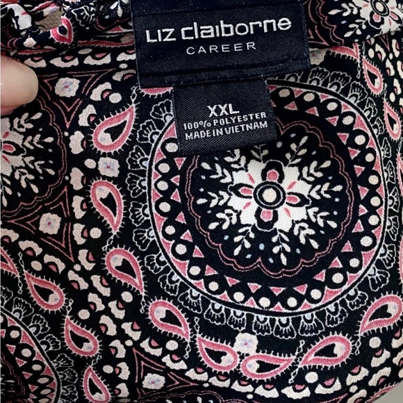 Liz Claiborne, Plus Size XXL Short Sleeve Blouse Keyhole Back  Geometric EUC - Picture 6 of 8